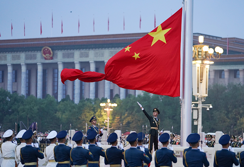 天安門(mén)拂曉奇遇:一場(chǎng)關(guān)于中國(guó)人民解放軍儀仗隊(duì)升國(guó)旗的儀式的深度對(duì)話(huà)