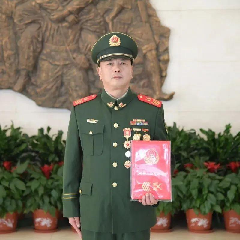 深度解析:中國(guó)人民武裝警察部隊(duì)有什么職務(wù)?崗位職責(zé)與晉升全攻略