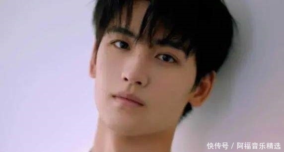 星光秘聞:彭小苒馮紹峰戀情疑云,誰是劇本外的真心?