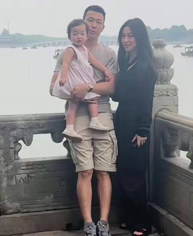 咖啡館奇遇：深度探究“朱珠爺爺和外公誰厲害一點(diǎn)”的多元視角