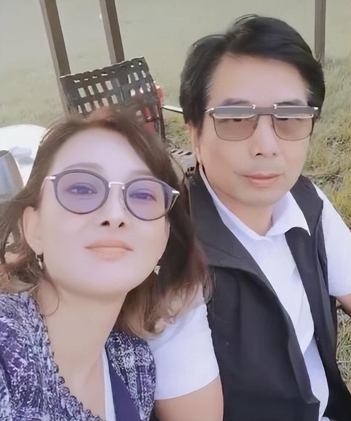 時(shí)空對(duì)話(huà)：探尋演員牛莉現(xiàn)任丈夫的隱秘畫(huà)像