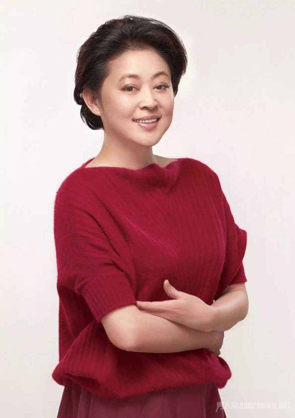 倪萍退休年薪深度解析：揭秘央視名嘴的退后財富與公眾關注