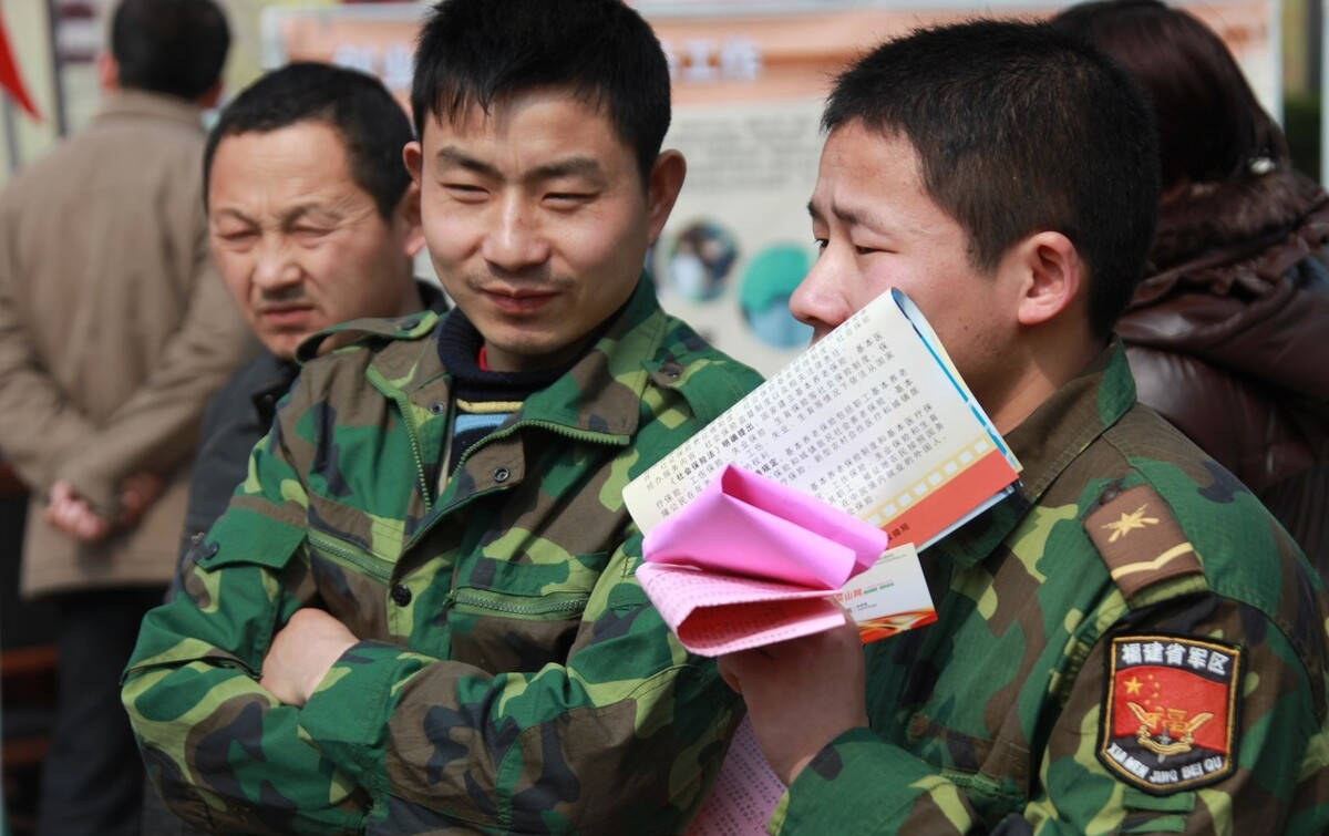礪劍人生路：一場關于中國人民武裝警察部隊特種警察學院就業的深度對話