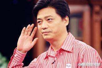 咖啡館里的奇遇:吳秀波風波后首現身引發的時代回響與社會審視