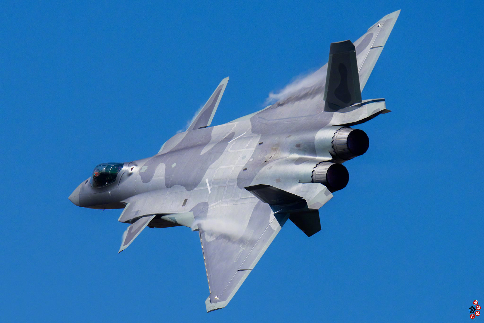 邊境迷霧中的回響：f16戰(zhàn)機(jī)宣傳片的情境化解析與多元對(duì)話