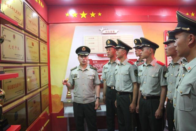 《微觀戰線：青年研究員解碼中國武警微博背后的數字力量》